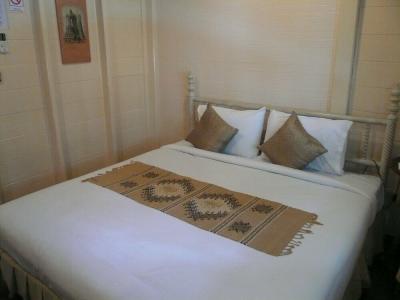 Samsen Sam Place - 74