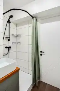 Room Station - 11
