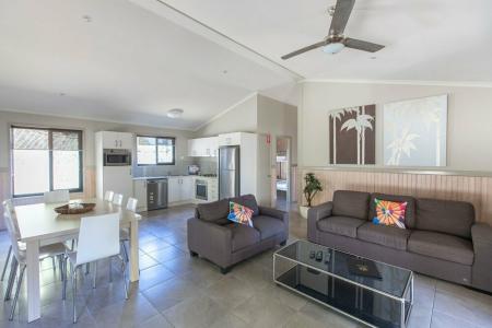 Nobby Beach Holiday Village - 8