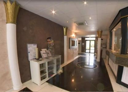 Appart-Hôtel Le Trianon - 5