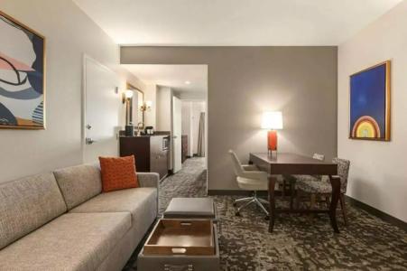 Embassy Suites by Hilton- Lake Buena Vista Resort - 45