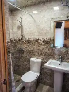 Kirch & Restaurant - 77