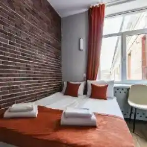 Metro Apartments - 0