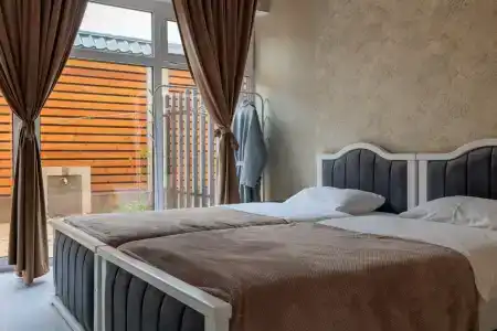 Коттедж с бассейном - 3