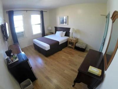 H by H Hospitality - 75