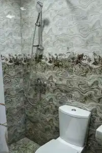 Kirch & Restaurant - 86