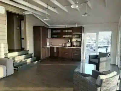 WoodHouse - 17