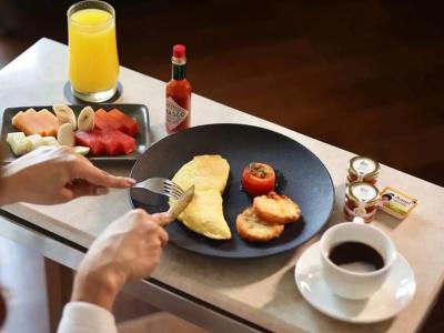 Courtyard by Marriott Mumbai International Airport - 20