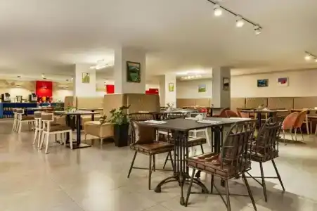 Ramada by Wyndham Tbilisi Old City - 50