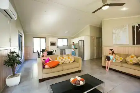 Nobby Beach Holiday Village - 19