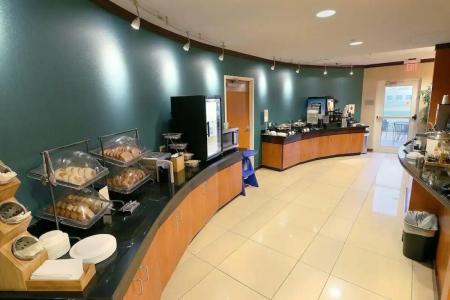 Fairfield Inn & Suites Airport - 64