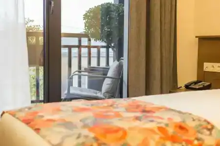 Seventeen Rooms - 13