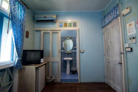 Samsen Sam Place - 73