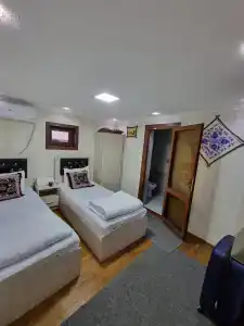 Vazira - 33