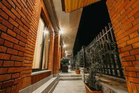 Seventeen Rooms - 18