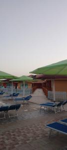 Titanic Palace - Families and Couples only - 77