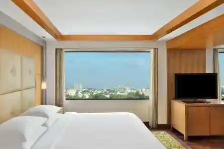 Courtyard by Marriott Chennai - 40