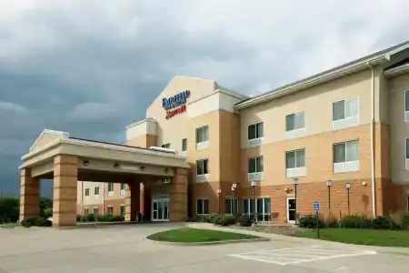 Fairfield Inn & Suites Airport - 1