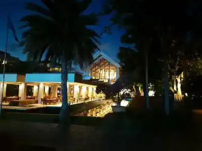 Sheraton Sanya Yalong Bay Resort - 11