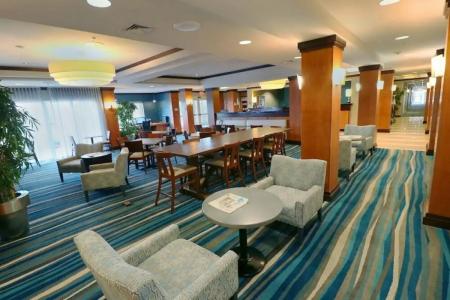 Fairfield Inn & Suites Airport - 9