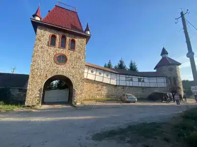 Замок - 2