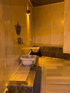 Paradise Island - 69