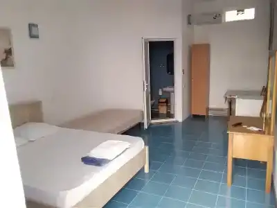 у бассейна - 9