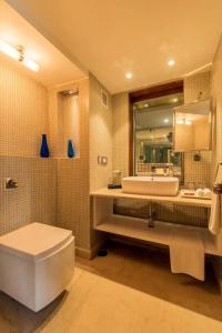 Howard Plaza The Fern, - 23