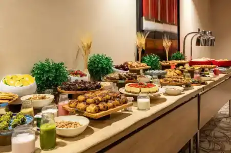 Ramada Plaza By Wyndham Istanbul Tekstilkent - 40