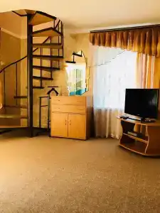 Солнечный дворик - 1