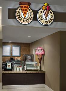 Embassy Suites by Hilton- Lake Buena Vista Resort - 17
