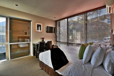 Swiss-Belsuites Pounamu - 18