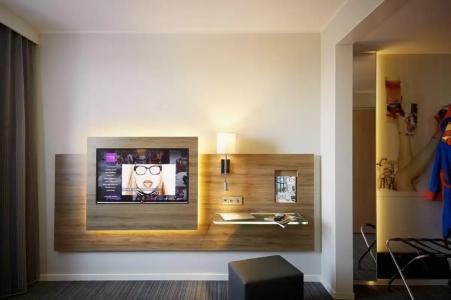 Moxy Frankfurt Airport - 16