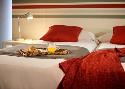 Legazpi Doce Studios Suites - 25