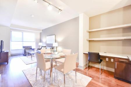 Global Luxury Suites Downtown - 32