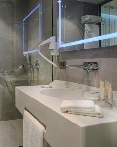 Tav Airport Izmir - 8