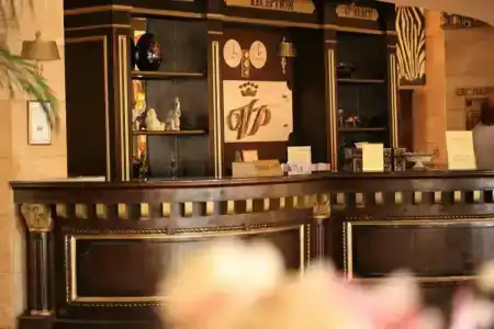 Imperial Palace - 70