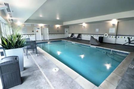 Fairfield Inn & Suites Airport - 39