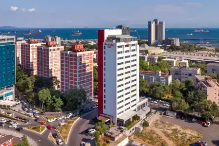 Ramada & Suites by Wyndham İstanbul Ataköy - 4