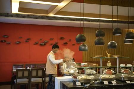 Howard Plaza The Fern, - 73