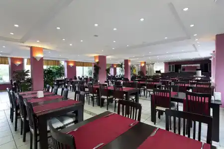 Larissa Inn - 42