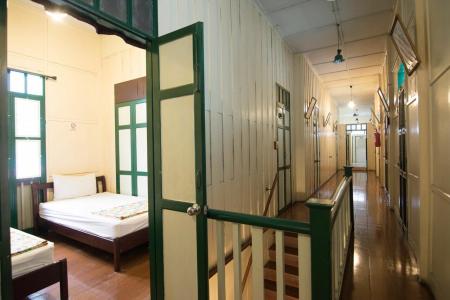 Samsen Sam Place - 99