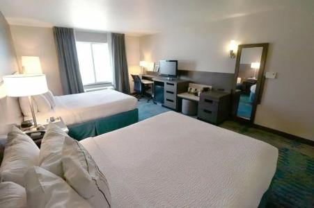 Fairfield Inn & Suites Airport - 13