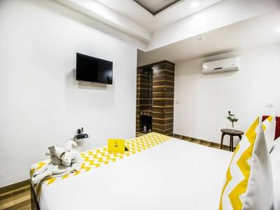 FabSapphire Inn - 35