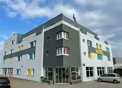 Hôtel Restaurant initial by balladins Dijon Nord - 0