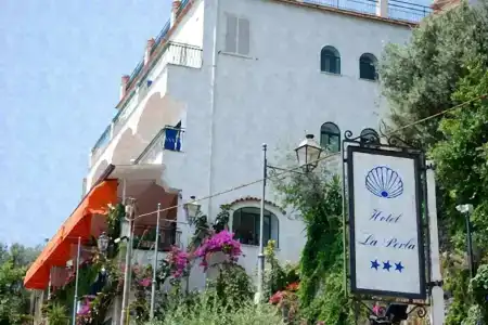 La Perla - 0