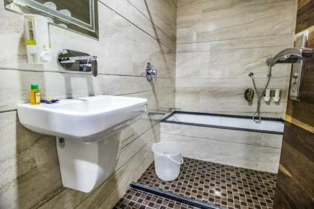 FabSapphire Inn - 72