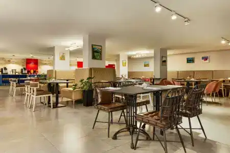 Ramada by Wyndham Tbilisi Old City - 25