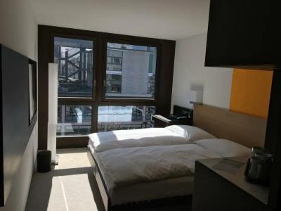 Züri by Fassbind - 9