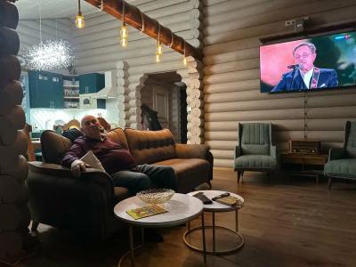 Загородный - 52